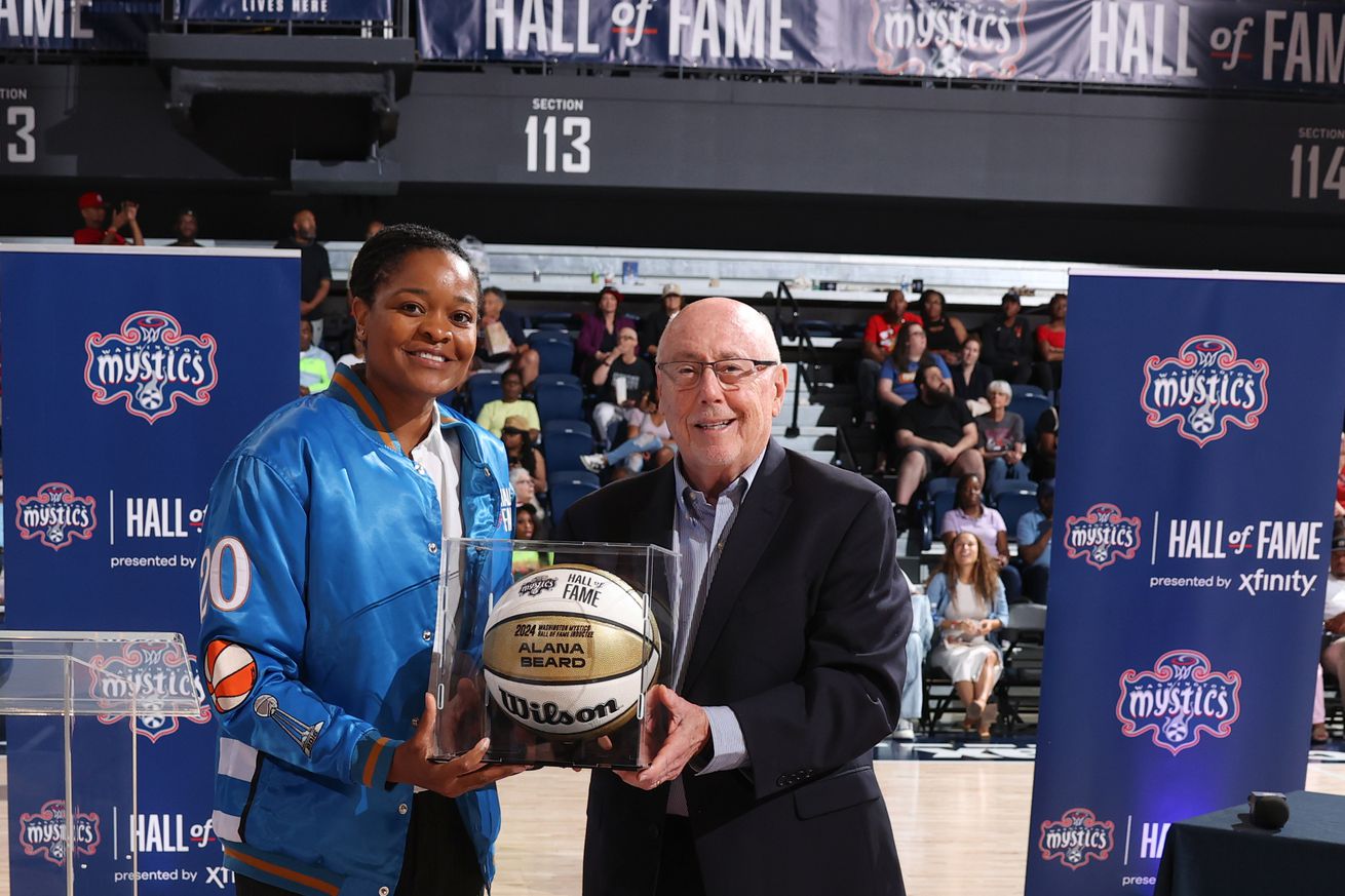 Los Angeles Sparks v Washington Mystics