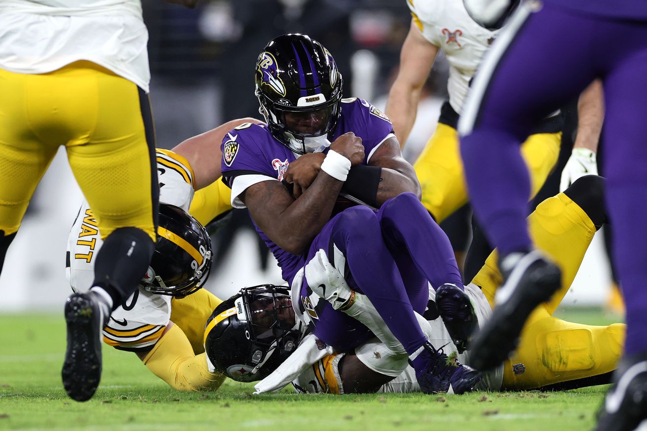 Pittsburgh Steelers v Baltimore Ravens